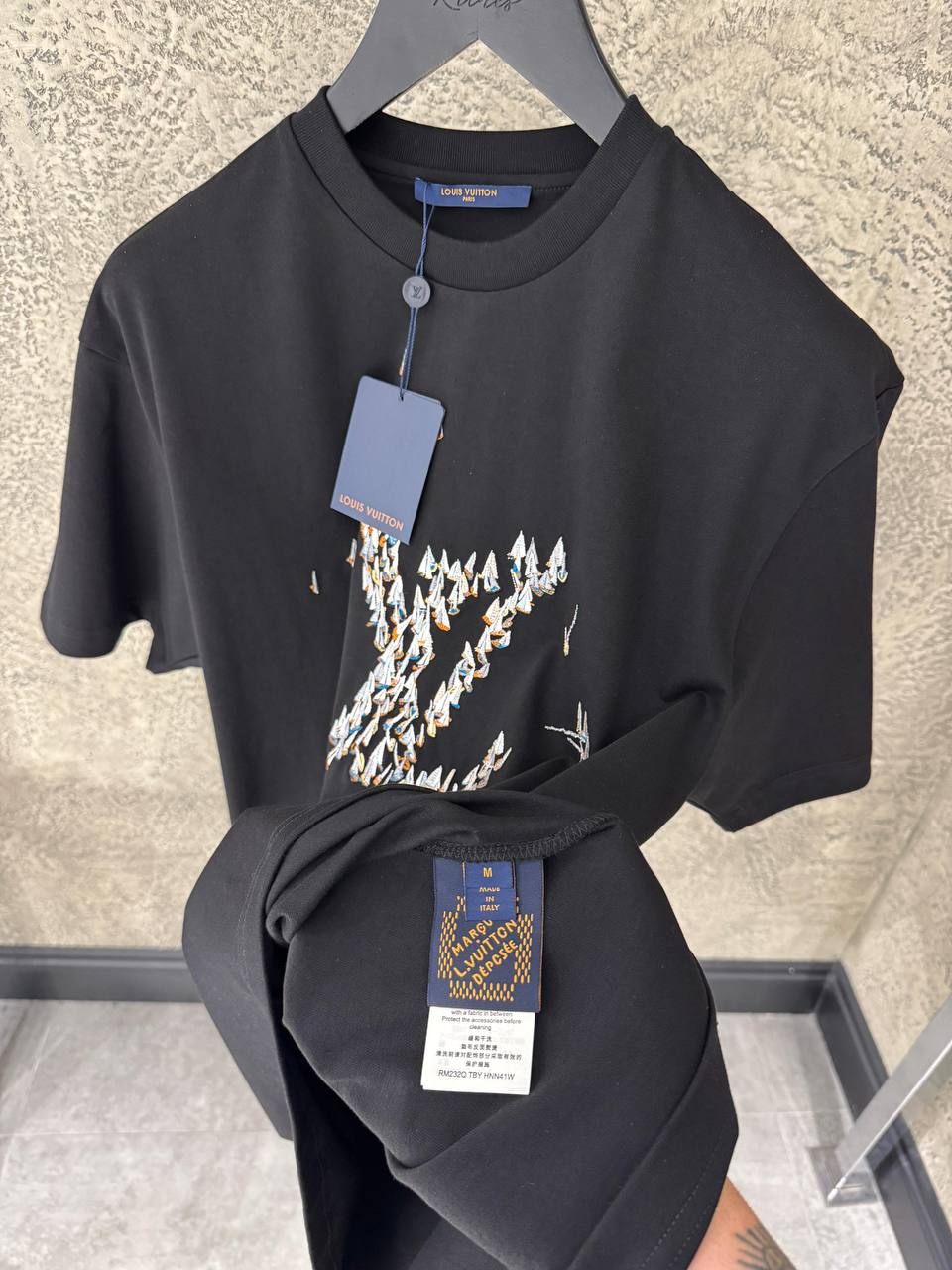 LV Regatta Motif Black T-shirt