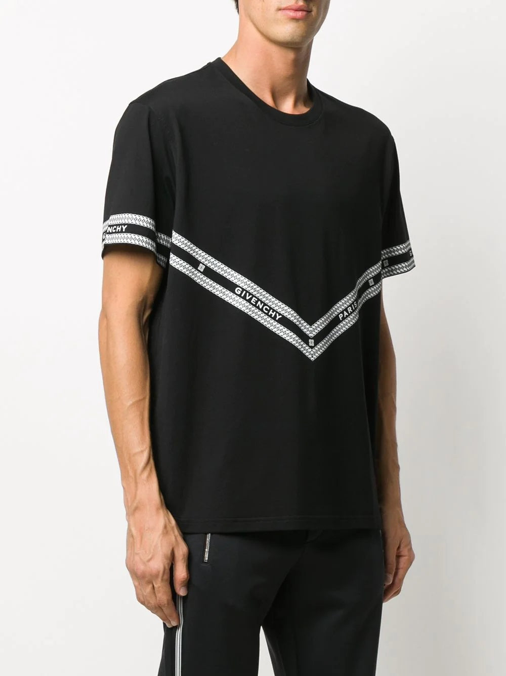 GVCH Chain Logo-print Black T-shirt - Styledistrict